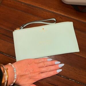 💙 Kate Spade New York “Best Friend Ever” Zip Pouch Wristlet 💙